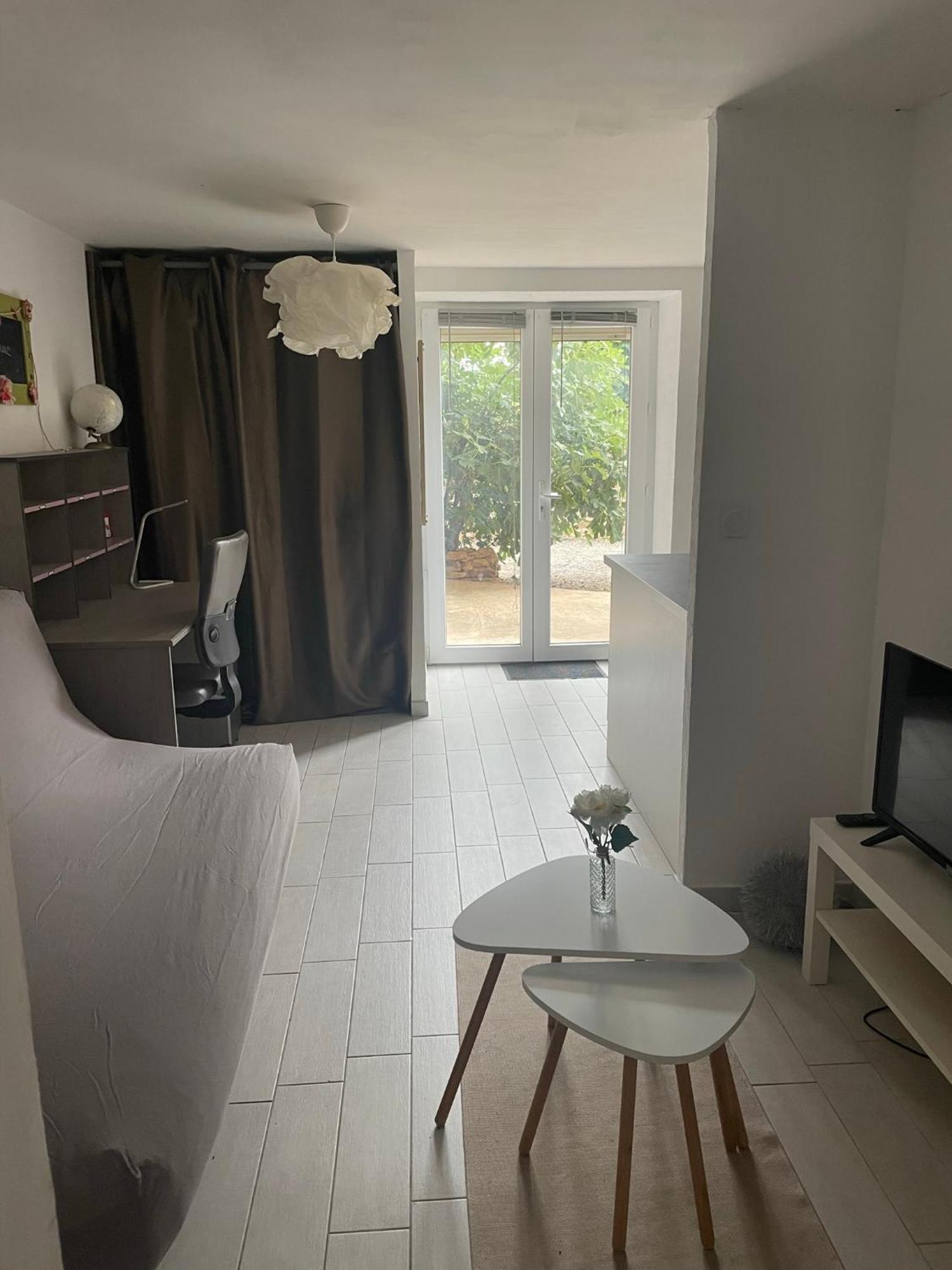 Petit Studio Aux Portes Du Beaujolais Saint-Germain-Nuelles Extérieur photo