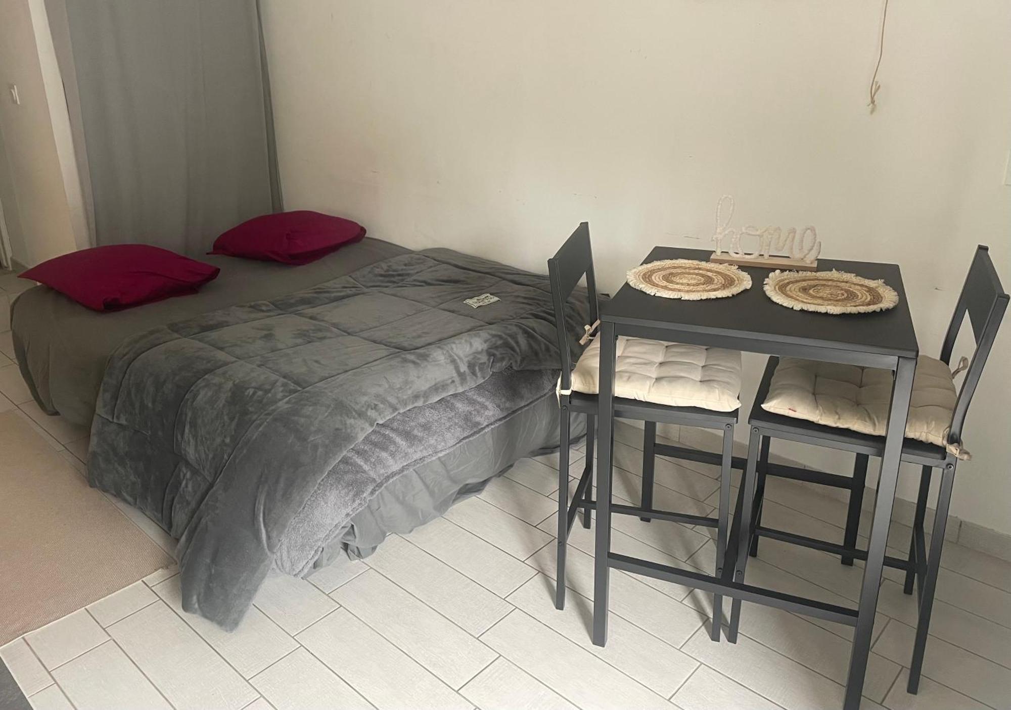 Petit Studio Aux Portes Du Beaujolais Saint-Germain-Nuelles Extérieur photo